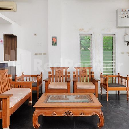 Reddoorz At Wisma Nabila Syariah Near Masjid Raya Baiturrahman Банда-Ачех Екстер'єр фото
